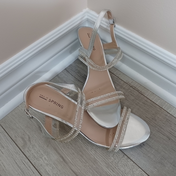 SPRING silver sandals size 7 - Picture 1 of 7